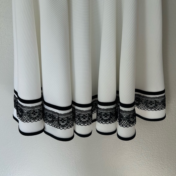 Iris & Ivy Girl's White W/Black Lace Dress Size 12 - Picture 4 of 7